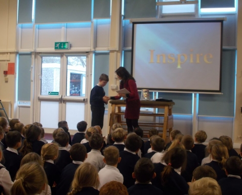 Pupils-recieve-their-circificates-1024x768